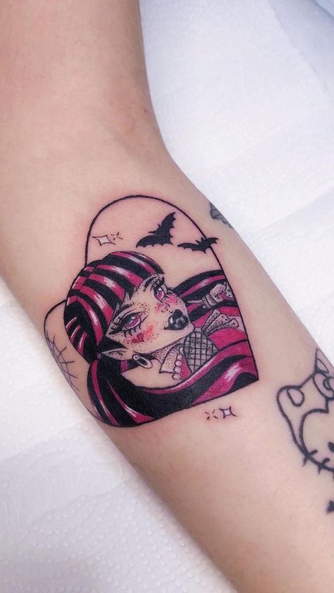 Tattoo Spooky, Emo Tattoos, Tattoos Cute, Grunge Tattoo, Goth Tattoo, Cute Little Tattoos, Spooky Tattoos, Cute Tiny Tattoos, Dope Tattoos For Women