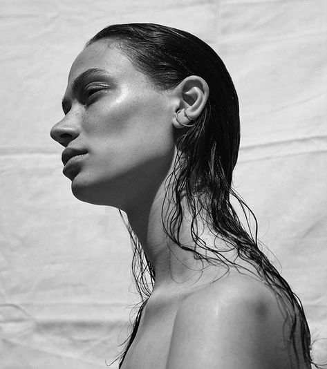 Sophie Koella, Unconditional Magazine, Wet Hair Look, Lazy Hairstyles, Instyle Magazine, Vogue Germany, Studio Shoot, Chiaroscuro, Spring Summer 2017