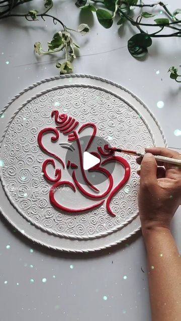 Lippan Art Ganpati Decoration, Ganpati Lippan Art, Lippan Art Ganesha, Ceramic Mural, Ganesha Artwork, Priyanka Singh, Mud Art, Lipan Art, Acrylic Rangoli