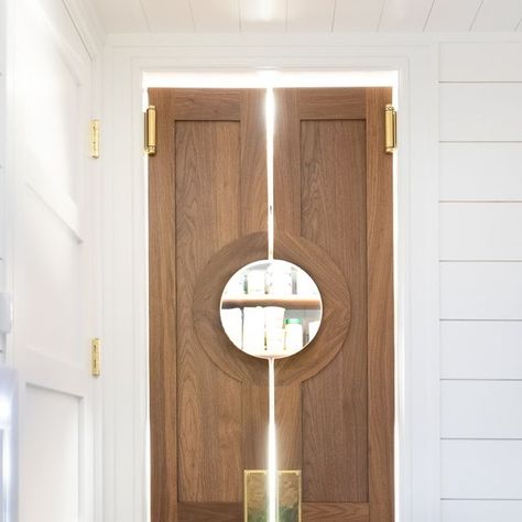 🐝Hive Interiors on Instagram: "Pantry double swing doors for easy access to the snacks 🥨 . . . . #interiordesigninspo #interiordesign #pantry #pantrydoor #kitchendesign #kitchens_of_instagram #pantrygoals" Butler Pantry Door, Butler’s Pantry, Cafe Door, Swinging Doors, Butler Pantry, Door Designs, Pantry Door, Front Door Design, Kitchen Doors