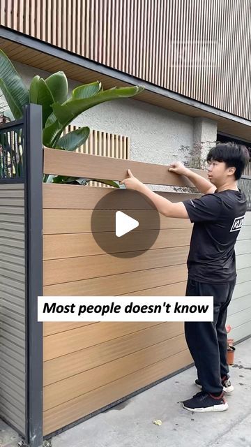 Kuai Gren on Instagram: "How to build a nice looking Garden? Use Aluminium post+Wood Composite Fence Panel make Garden Fence nice looking Follow me@kuai.22 Email:susan@greenzone.hk WhatsApp：+86 18126673352 #wallpanel#wallcladding#wpcwallpanel#wpcfence #gardenfence #fence #fencedesign #fencebuilding #fenceinstallation #fencepost #fenceideas #fencecompany #woodfence #fence #fencecontractor #privacyfence#kuai#wpc#kuai" Nice Fence Ideas, Wpc Fence Ideas, Aluminium Fence Ideas, Wpc Panel Designs, Composite Fence Ideas, Wpc Fence, Panel Fence, Wpc Wall Panel, Fence Wall Design