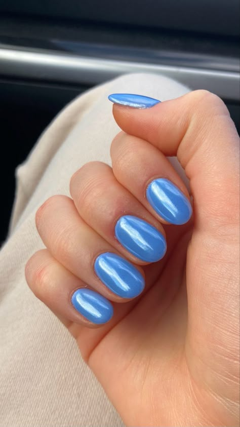 Blue Chrome Pedicure, Round Gel Nails Spring, Ocean Chrome Nails, Dusty Blue Chrome Nails, Spring Break Nails Solid Color, Solid Color Chrome Nails, Short Round Blue Nails, Bright Blue Chrome Nails, Summer Nails Short Round