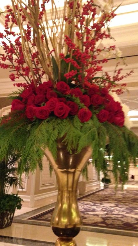 Christmas Altar Flowers, Contemporary Holiday Decor, Lobby Flowers, Hotel Flower Arrangements, Holiday Flower Arrangements, Tall Flower Arrangements, Tropical Floral Arrangements, Hotel Flowers, Lights Wedding Decor