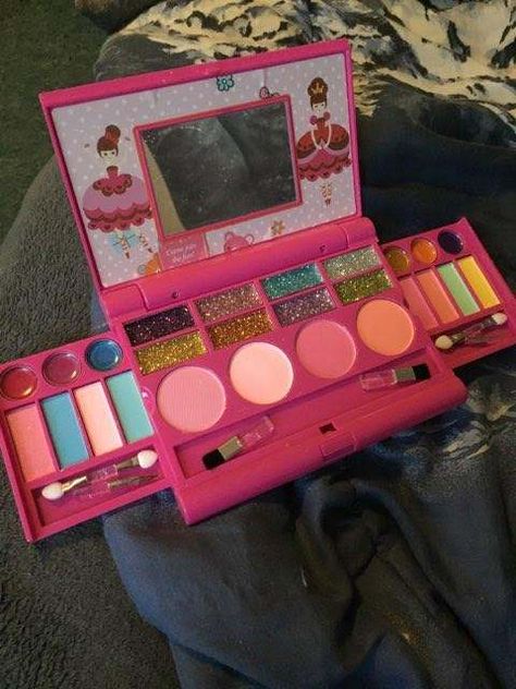 KIDCHEER Children Cosmetic Set Makeup Kit. Water Soluble. Fun makeup kit with everything you need to become a fairy princess. Would recommend!  #makeupkit #kidsmakeupset #makeupset #kids #review #reviewer #productreview #productreviewer  http://www.amazon.com/gp/product/B07DNNTC1F Kids Make Up Set, Makeup Kit For Kids, Childhood Art, Fun Makeup, Cosmetic Sets, Kids Makeup, Fairy Princess, Fairy Princesses, Professional Makeup Artist