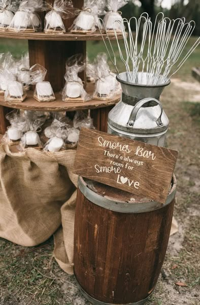 Mini S'mores Sign - Making It Matthews Barbeque Wedding Reception, Barker Wedding, Smores Bar Wedding, Smores Wedding Favors, Rustic Wedding Bar, Bbq Wedding Reception, Apple Orchard Wedding, Bar Wedding Reception, Dessert Bar Wedding