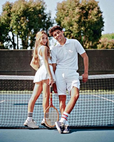 Lexi Rivera's Girl on Instagram: “I don't think I'm going to be normal after this 😩❤️ They're so cute 😩 @lexi_rivera_gurl #landrew #landrewforever #brentrivera…” Cute Youtube Couples, Tennis Photoshoot, Lexi Rivera, Cute Beach Outfits, Cute Celebrity Couples, Famous Youtubers, Disney Fun Facts, Friends Funny Moments, Couples Vibe