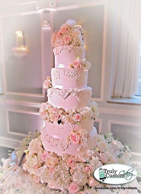 This Cake had to be assembled on site because of the separators and all the fresh flowers. LOVE how it turned out. My favorite wedding cake to date (without a doubt!). Extravagant Cakes, Exquisite Cakes, Professional Cakes, Cakes Design, Lace Cake, Pink Wedding Decorations, Fabulous Cakes, Lace Wedding Cake, Floral Wedding Cakes