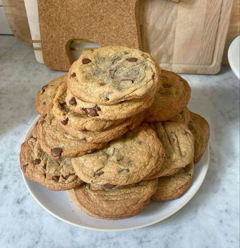 Colin Bridgerton Aesthetic, Bridgerton Aesthetic, Colin Bridgerton, Cookies Baking, Cookies Recipe, Food Obsession, Chocolate Cookies, Coffee Recipes, Pretty Food