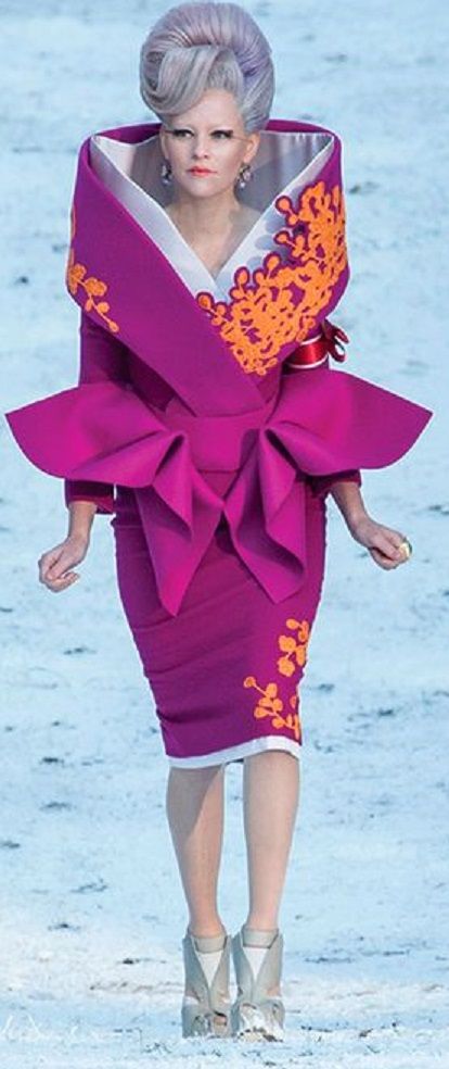 Effie Trinket Costume, Capitol Fashion, Hunger Games Effie, Hunger Games Capitol, Capitol Couture, Hunger Games Fashion, Effie Trinket, A Level Textiles, Cinderella Costume