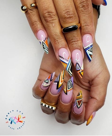 African Nail Art Black Women, Nail Art Extreme, Afro Nail Art, African Print Nails, Kwanzaa Nails, African Nail Art Design, African Nail Art, Extreme Nail Art, Abstract Art Nails