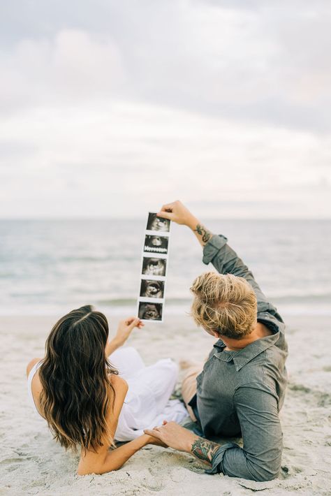 Beach Gender Reveal, Beach Baby Announcement, Maternity Shoot Beach, Beach Pregnancy Announcement, Ivf Pregnancy Announcement, We Are Pregnant, Pregnancy Announcement Pictures, Announcement Photoshoot, Pregnancy Announcement Photoshoot