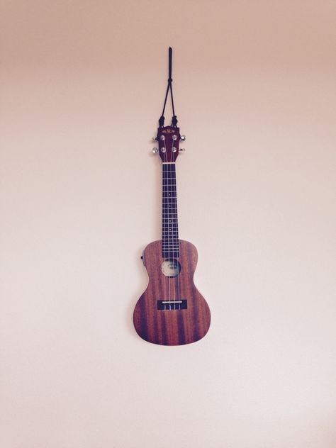 DIY Ukulele holder #ukulele#music#instruments#DIY#room Guitar Hanging Ideas, Ukulele Holder, Music Instruments Diy, Diy Instruments, Castle In The Sky, Ukelele, Diy Farmhouse Decor, Room Diy, Ukulele