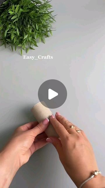 Homade Christmas Decorations, Crafts To Make To Sell, Christmas Crafts Ideas For Adults, Staple Crafts, Christmas Crafts 2024, Christmas Crafts With Toilet Paper Rolls, Christmas Childrens Crafts, Decoration Noel Nature, Christmas Diy Crafts For Adults