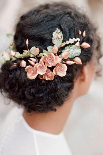 black women wedding hairstyles curly with pink flowers hairpin katy lunsford photography Wedding Curls, Black Women Wedding, Black Wedding Hairstyles, Natural Wedding Hairstyles, Black Curls, Wedding Hairstyles Bride, Boho Wedding Hair, Wedding Women, Pelo Afro