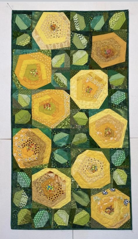 Flowers Quilt, Crumb Quilt, Improv Quilting, Abstract Quilt, Scrappy Quilt Patterns, Rose Quilt, Flower Quilts, Scrap Quilt Patterns, Log Cabin Quilts