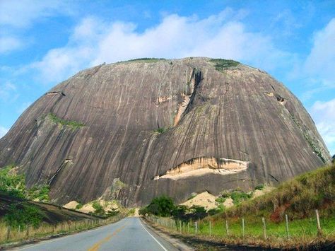 Domed mountain in Minas Gerais, Brazil, where many many crystals originate. Mountains In India, Volcanic Mountains, Geology Rocks, I Love Photography, Ancient Forest, Sacred Places, Rock Formations, Nature Images, Beautiful Destinations