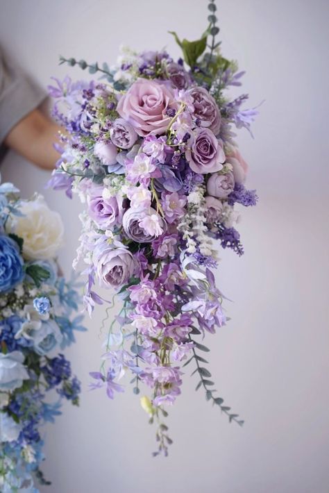 Lilac Flower Decorations, Buqet Flowers Lilac, Wedding Bouquet With Lilacs, Cascading Wedding Bouquets Lavender, Lila Wedding Dress, Wedding Bouquets With Lilacs, Lavender Wedding Theme Flowers, Bride's Bouquet Cascade, Purple Wedding Dessert Table