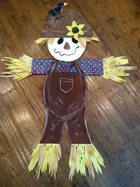 Party City Halloween, Cheap Halloween Diy, Fall Paper Crafts, Scarecrow Crafts, Christmas Classroom Door, School Door Decorations, Fall Art Projects, Turkey Crafts, Halloween Scarecrow