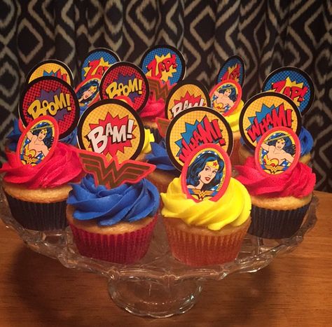 Wonder Woman Birthday Party Ideas, Wonder Woman Birthday Theme, Wonder Woman Cupcakes, Wonder Woman Party Food, Wonder Woman 50th Birthday Party, Wonder Woman Cake Pops, Wonderwoman Cupcakes, Wonder Woman Birthday Party, Women Party Ideas