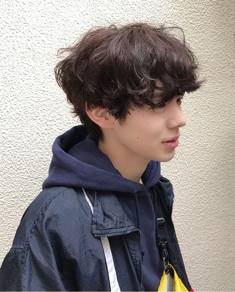 Asian Messy Hair Men, Asian Wavy Perm Middle Part Men, Overgrown Two Block Haircut, Korean Loose Perm Men, Men Hairstyles Aesthetic, 2 Block Haircut Women, Asian Messy Hair, Short Masc Haircuts Ftm, Asian Wavy Hair Men