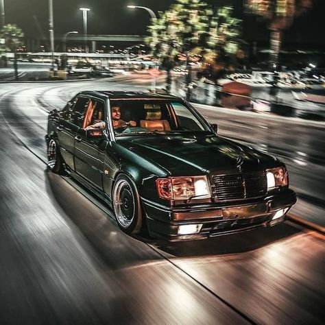 Mercedes E 500, W124 E500, Mercedes E200, Car Dump, Mercedes Benz Wallpaper, Mercedes Wallpaper, Old Mercedes, Mercedes Benz 190e, Mercedes 190