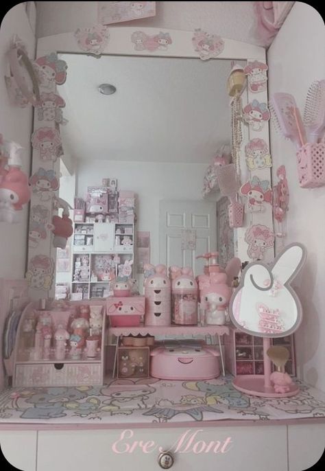 Kawaii Vanity Ideas, Kawaii Vanity, My Melody Room, Cute Vanity, Hello Kitty Room Decor, Kawaii Bedroom, Hello Kitty Rooms, Pink Room Decor, Cute Bedroom Ideas