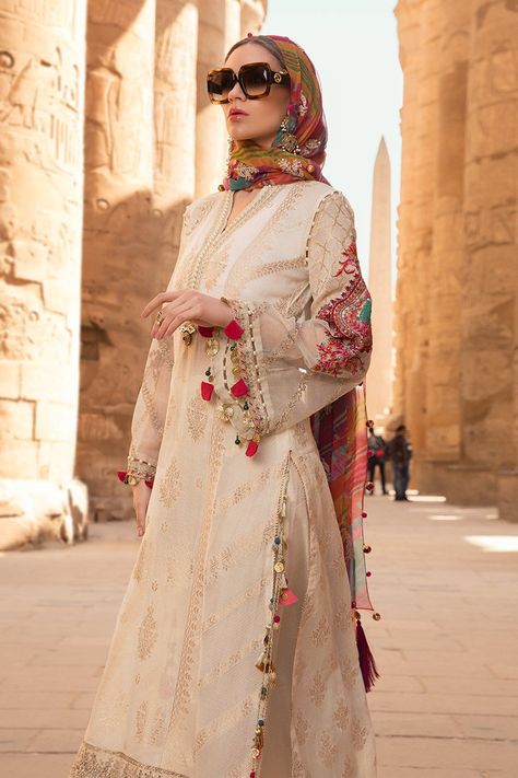 Maria B Lawn Collection 2020 Best Pakistani Designer Summer Dresses Maria B Dresses, Eid Outfits Pakistani, Maria B Lawn, Designer Summer Dresses, Pakistani Designer Clothes, Pakistani Dresses Online, New Kurti, Miroslava Duma, Eid Outfits