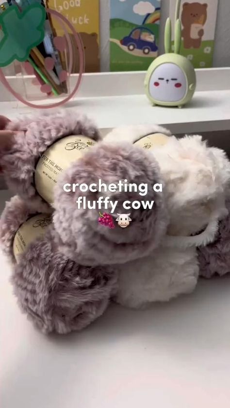 Fluffy Cow, Kraf Kertas, Easy Crochet Animals, Beginner Crochet Tutorial, Crochet Cow, Crochet Design Pattern, Kawaii Crochet, Beginner Crochet Projects, 자수 디자인