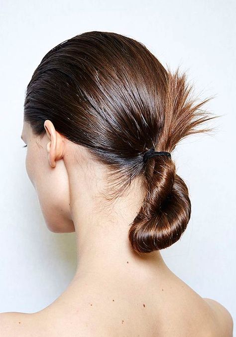 Damsel in Dior | Pretty Ponytails for Summer Chignon Simple, Pretty Ponytails, Trendy We Fryzurach, Runway Hair, Editorial Hair, A Pony, Good Hair Day, Hair Envy, Trend Fashion