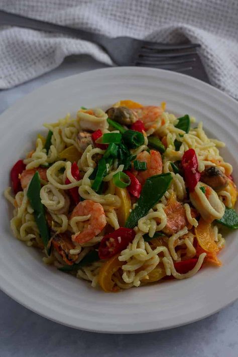 Nigerian Noodles with Seafood Nigerian Noodles, Indomie Recipe, Indomie Noodles, Mixed Seafood, Seafood Mix, Nigerian Food, Noodles Recipe, Noodle Recipes, Eat Well