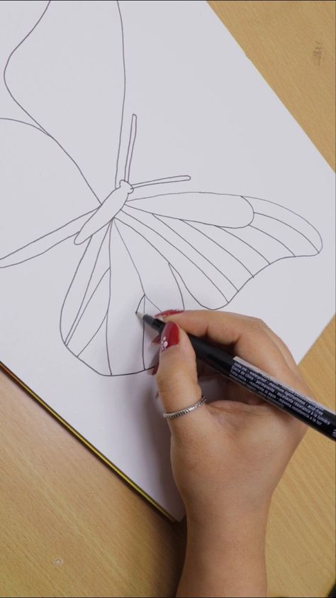 3d Butterfly Drawing Step By Step, Butterfly Mandala Art, Mandala Art For Beginners, How To Draw 3d, Draw 3d, Butterfly Mandala, Art For Beginners, 3d Butterfly, 3d Drawings