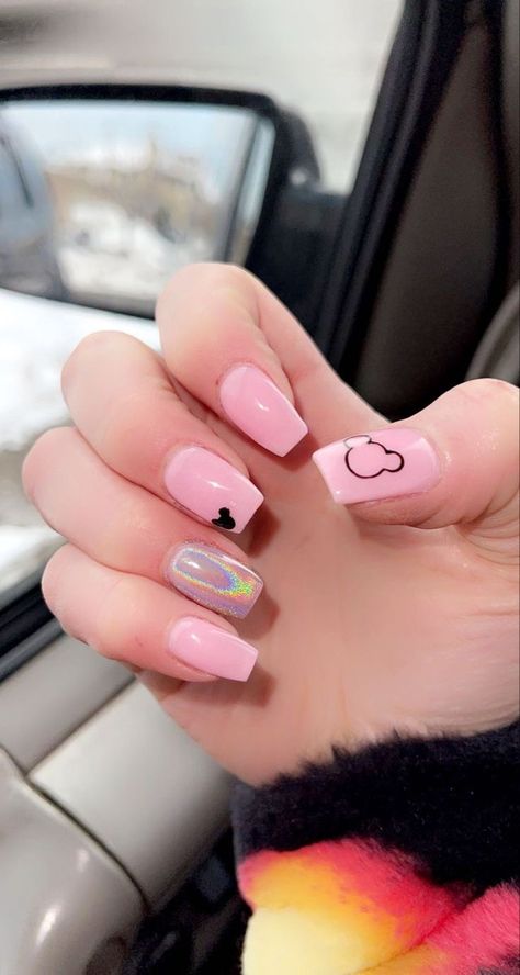 Disney Matte Nails, Chrome Disney Nails, Minnie Mouse Nails Pink, Disney Nails Pink, Aesthetic Disney Nails, Pink Disney Nails, Disney Themed Nails, Disneyland Nails, Nails Disney