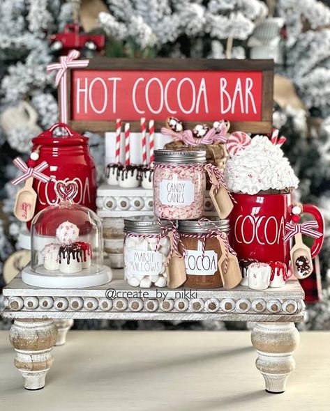 Hot Cocoa Jars, Christmas Hot Chocolate Station, Diy Hot Cocoa Bar, Cocoa Bar Ideas, Hot Cocoa Bar Ideas, Christmas Hot Cocoa Bar, Hot Cocoa Bar Christmas, Christmas Hot Chocolate Bar, Coco Bar