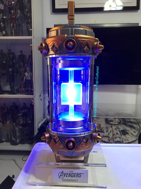 King Arts life sized tesseract replica Marvel Replicas, Marvel Decorations Room, Marvel Decorations, Marvel Diy, Marvel Room, Marvel Jewelry, Marvel Fashion, Nerd Room, Marvel Collection