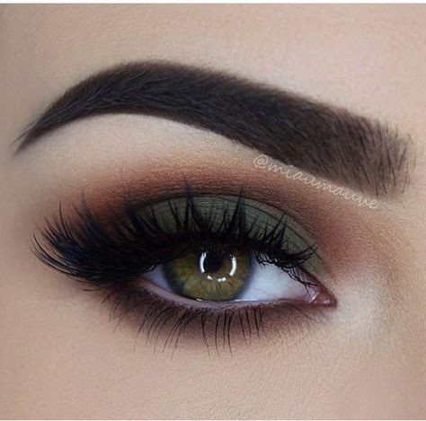 Love the hunter green eye! Must try! Foil Eyeshadow, Fair Skin Makeup, Green Smokey Eye, Trendy Eyeshadow, Smink Inspiration, Green Makeup, Beauty Make-up, Makijaż Smokey Eye, Natural Wedding Makeup