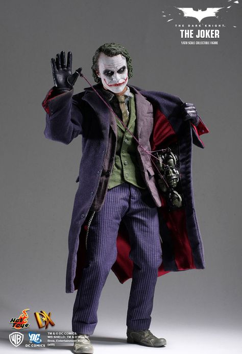 Joker figure by Hot Toys Hot Toys Collection, Dc Joker, Dc Action Figures, Dc Figures, Der Joker, Joker Heath, Batman Arkham Origins, Toy Garage, Batman Action Figures