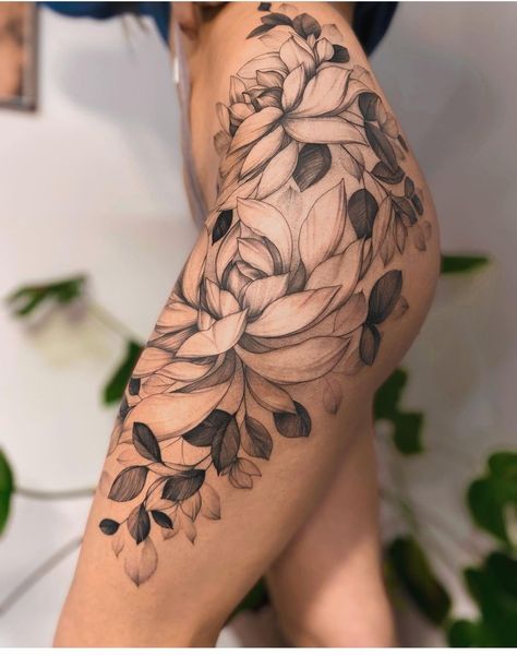 Leg Scars, Hip Tattoo, Body Modifications, Unique Flowers, Flower Tattoos, Flower Tattoo, Body Art, Tattoo Ideas, Tattoos