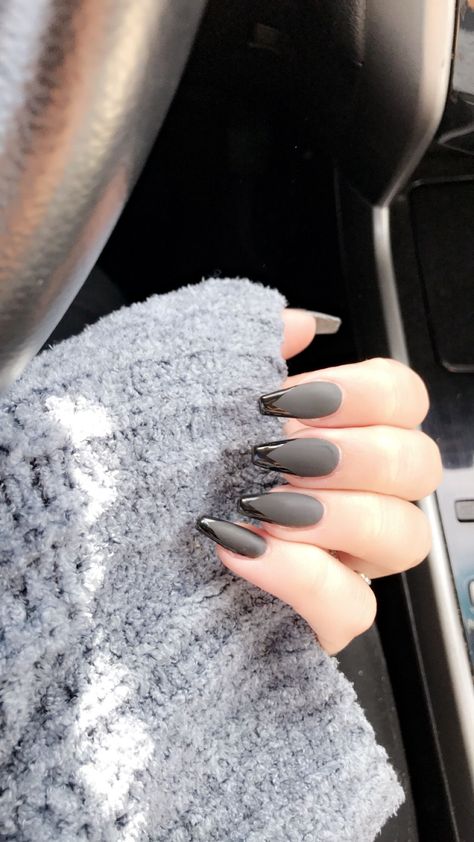 Matte black nails with shiny tips. Matte Black With Shiny Tip, Matte Black Nails Shiny Tip, Matte Shiny Tip Nails, Matt Black Nails With Shiny Tips, Matt And Shiny Nails, Matte Nails Shiny Tips, Shiny And Matte Nails, Gray Black Nails, Gray And Black Nails