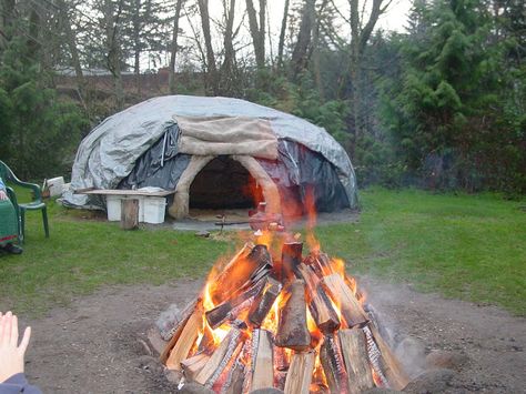 Sweat Lodge, Earth Bag Homes, Lodge Ideas, Mark Anthony, Willow Branches, Medicine Wheel, Pow Wow, Native American Culture, I Quit