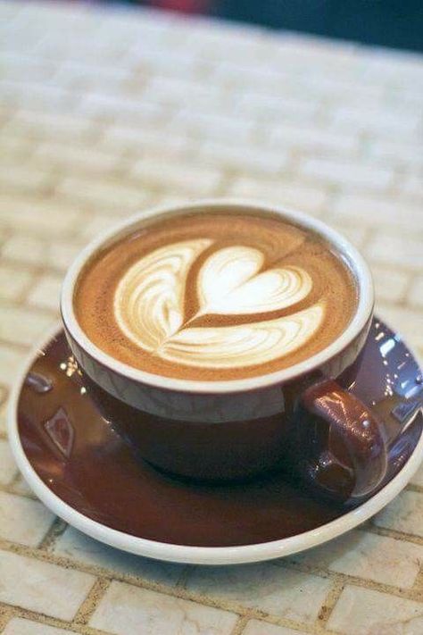 The perfect Heart. Coffee Latte Art, Coffee Aroma, Coffee Tamper, Coffee Barista, Coffee Pictures, Cafe Latte, Italian Coffee, Coffee Photography, Aesthetic Coffee