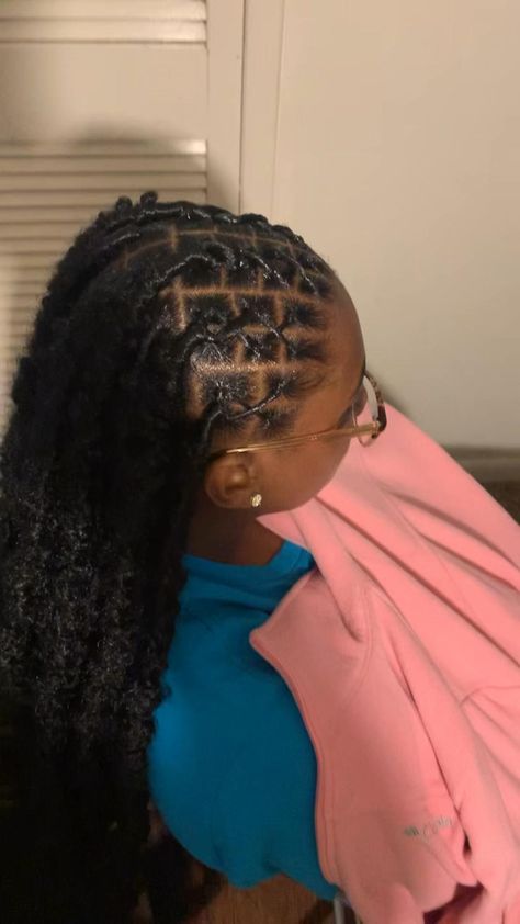 Locs With Criss Cross, Criss Cross Locs Style, Criss Cross Faux Locs, Criss Cross Butterfly Locs, Cross Cross Locs, Criss Cross Loc Styles, Criss Cross Locs, Butterfly Faux Locs, Braiding Styles