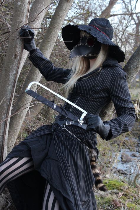 Plaguecore Fashion, Women Plague Doctor Costume, Plague Doctor Outfit Women, Plage Doctor Female, Plague Doctor Female, Woman Plague Doctor, Pleg Doctor Mask, Female Plague Doctor Costume, Female Plague Doctor