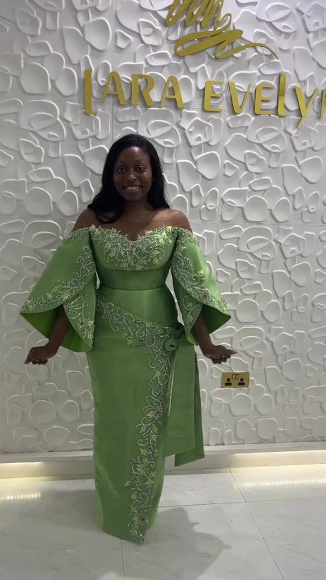 Nigerian Traditional Dresses, Sleeve Tutorial, Yoruba Bride, African Traditional Wedding Dress, Nigerian Lace Styles Dress, Nigerian Lace Styles, Traditional Wedding Attire, Chic Dress Classy, Simple Gowns