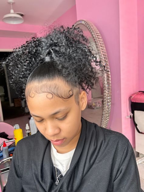 High sleek Ponytail Pom Pom Ponytail, Pom Pom Hairstyle, Dance Hairstyles, Pom Pom, Curly Hair Styles, Hair Styles, Photo And Video, Instagram Photo, Hair