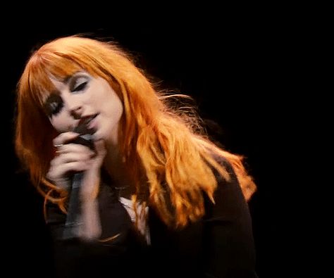 Paramore Gif, Hayley Williams Gif, Hayley Wiliams, Taylor York, Paramore Hayley Williams, Gay Aesthetic, Friendly Ghost, Hayley Williams, Paramore