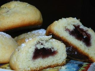 Make and share this Old Fashioned Raspberry Buns (Scottish) recipe from Food.com. Raspberry Buns, Scottish Desserts, Scottish Recipes, Romanian Food, Irish Recipes, Sweet Roll, British Food, Turkish Recipes, Buns