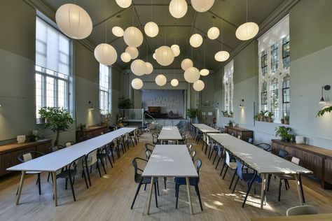 Refettorio Felix: A London Soup Kitchen Designed by Ilse Crawford #architecture Casa Bonay, Counselling Room, Ilse Crawford, Design Japonais, Community Halls, London Kitchen, Soup Kitchen, Isamu Noguchi, Dining Hall