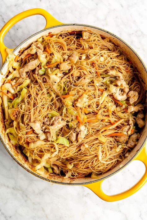 Authentic Chicken Pancit Recipe - Fed & Fit Chicken Pancit Recipe, Chicken Pancit, Phillipino Food, Pancit Recipe, Pancit Canton, Filipino Dish, Authentic Chinese Recipes, Chinese Cooking Recipes, Dinner Rolls Recipe