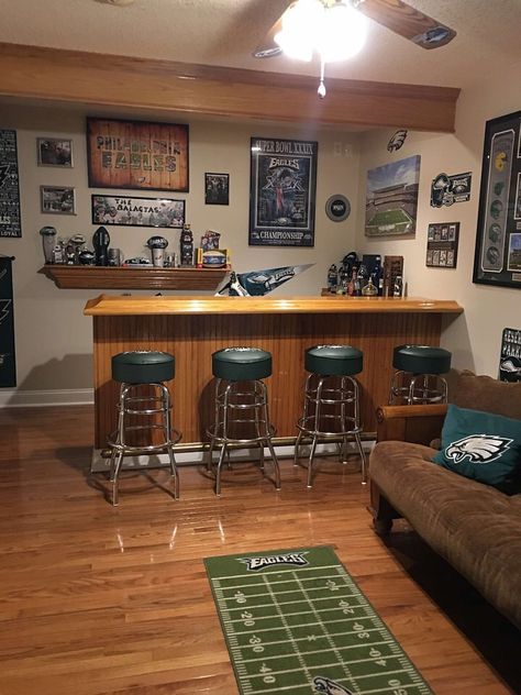 Philadelphia Eagles Man Cave Ideas, Football Basement Ideas, Aesthetic Man Cave, Sports Basement Ideas Man Caves, Eagles Basement, Eagles Man Cave, Eagles Aesthetic, Philadelphia Eagles Man Cave, Unique Man Cave Ideas