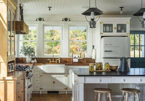 Greek Revival Kitchen, Greek Revival Interiors, Greek Revival Home, French Country Kitchens, Farmhouse Kitchen Design, House Construction, Bright Kitchens, Cottage In The Woods, Modern Farmhouse Exterior